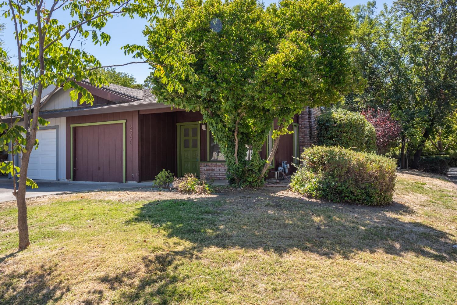 Detail Gallery Image 1 of 25 For 2306 E 8th St, Davis,  CA 95618 - 2 Beds | 1 Baths