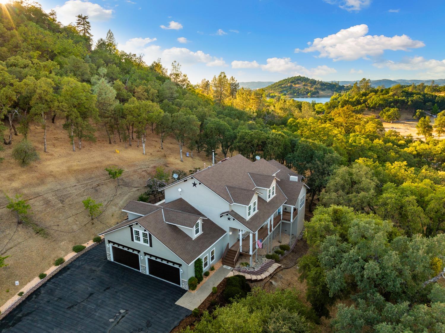 Detail Gallery Image 3 of 99 For 1300 Large Oak Dr, Placerville,  CA 95667 - 3 Beds | 4 Baths