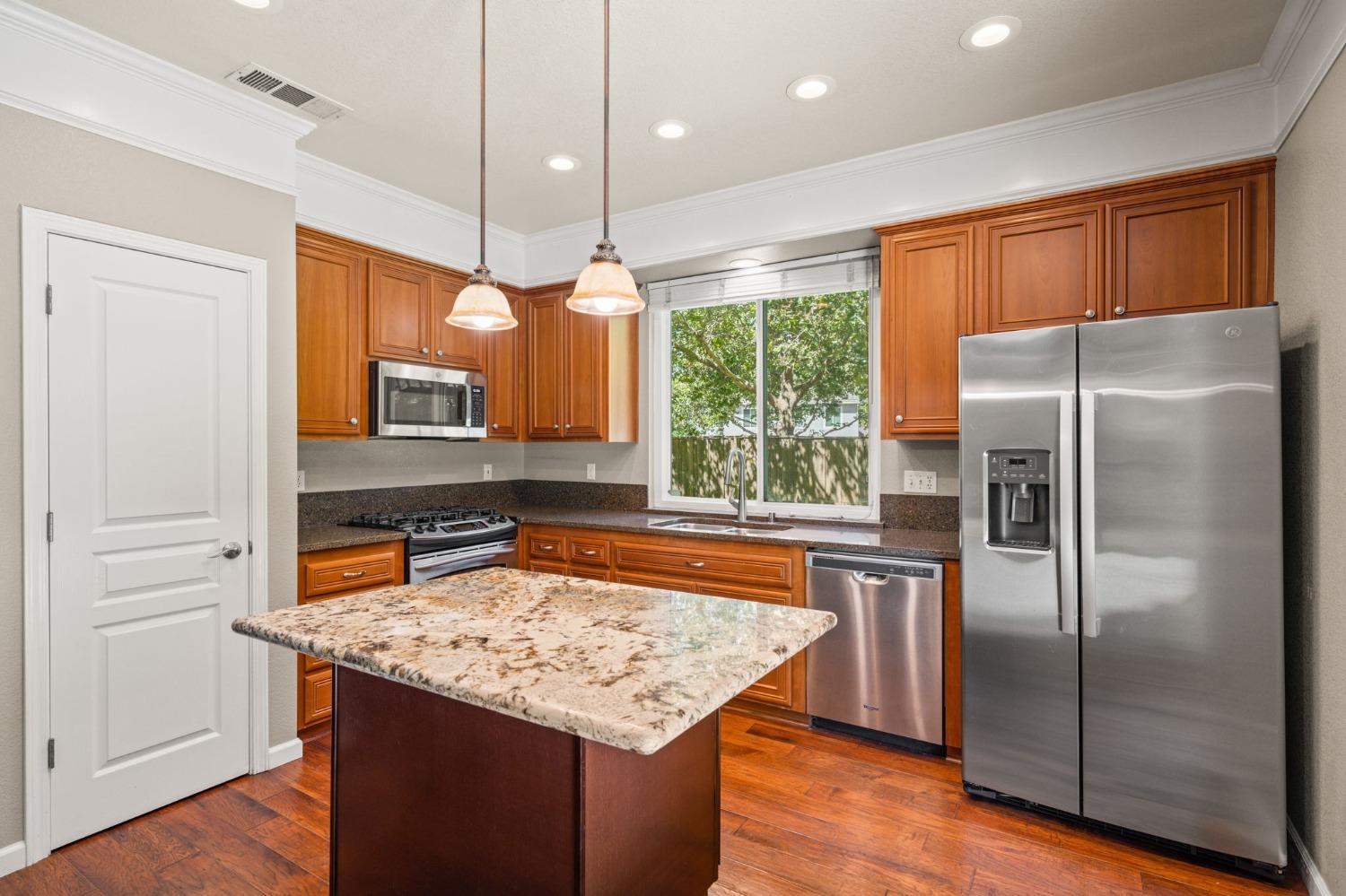 Detail Gallery Image 13 of 69 For 3473 Keswick Dr, El Dorado Hills,  CA 95762 - 4 Beds | 2/1 Baths