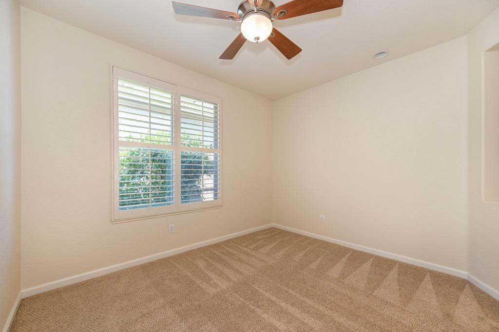 Detail Gallery Image 10 of 42 For 11974 Mandolin Way, Rancho Cordova,  CA 95742 - 4 Beds | 2/1 Baths