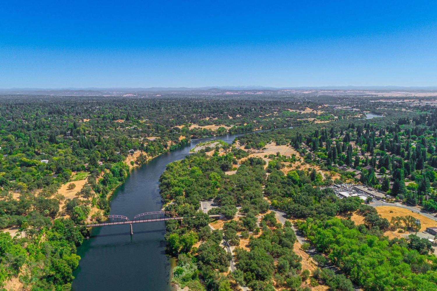 Detail Gallery Image 3 of 53 For 7964 Canyon Dr, Fair Oaks,  CA 95628 - 3 Beds | 3 Baths