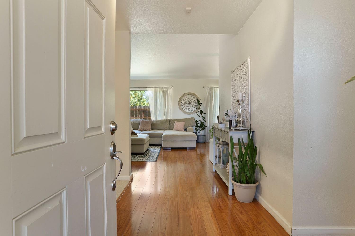 Detail Gallery Image 4 of 50 For 9534 Nantucket Dr, Stockton,  CA 95209 - 3 Beds | 2 Baths