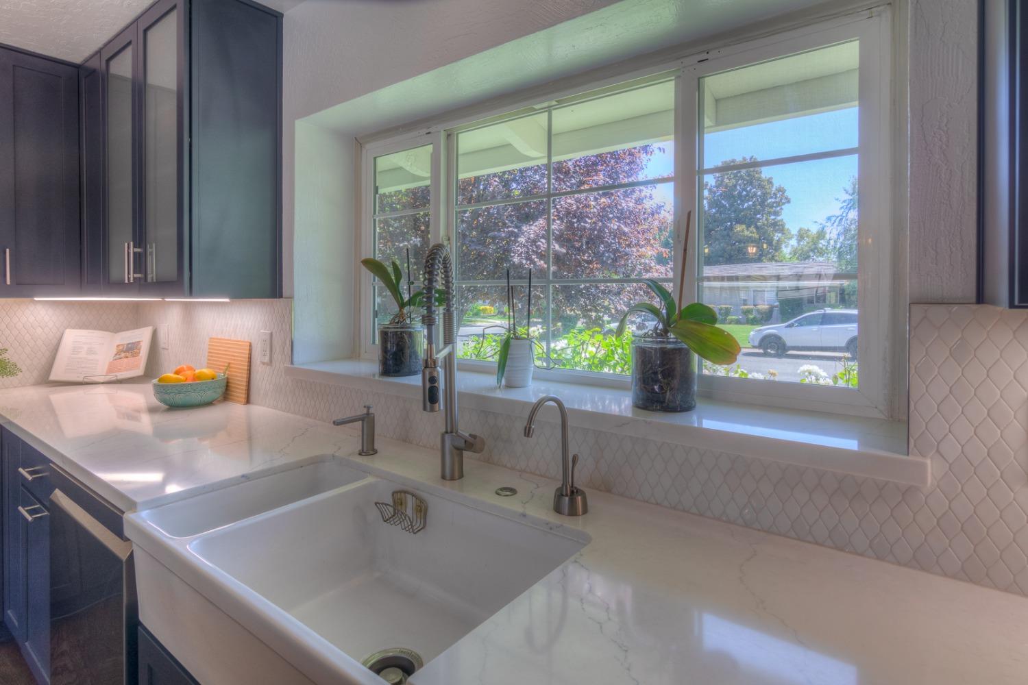 Detail Gallery Image 8 of 60 For 3351 Ben Lomond Dr, Sacramento,  CA 95821 - 3 Beds | 2/1 Baths