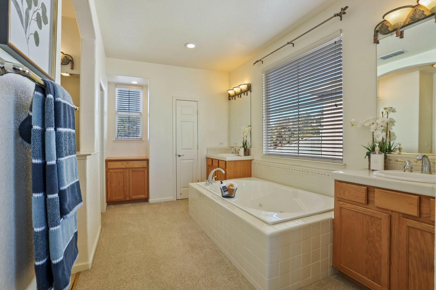 Detail Gallery Image 18 of 57 For 5641 Saint Andrews Dr, Stockton,  CA 95219 - 4 Beds | 3/1 Baths