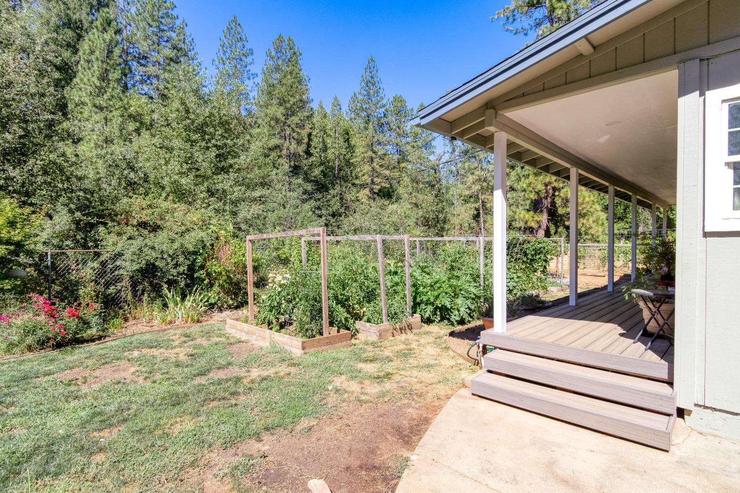 Detail Gallery Image 53 of 60 For 7220 Sly Park Rd, Placerville,  CA 95667 - 3 Beds | 2/1 Baths