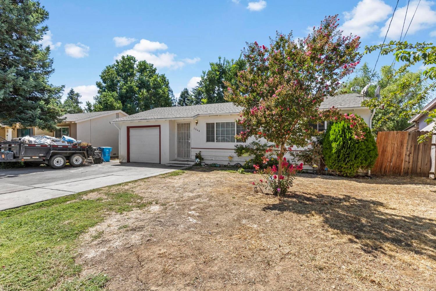 Detail Gallery Image 1 of 30 For 2048 Becky Ln, Yuba City,  CA 95993 - 2 Beds | 1 Baths