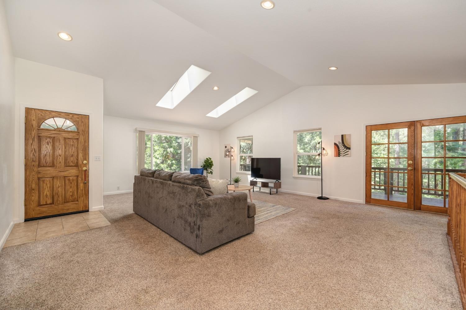 Detail Gallery Image 8 of 91 For 17377 Broken Arrow Pl, Nevada City,  CA 95959 - 4 Beds | 2 Baths