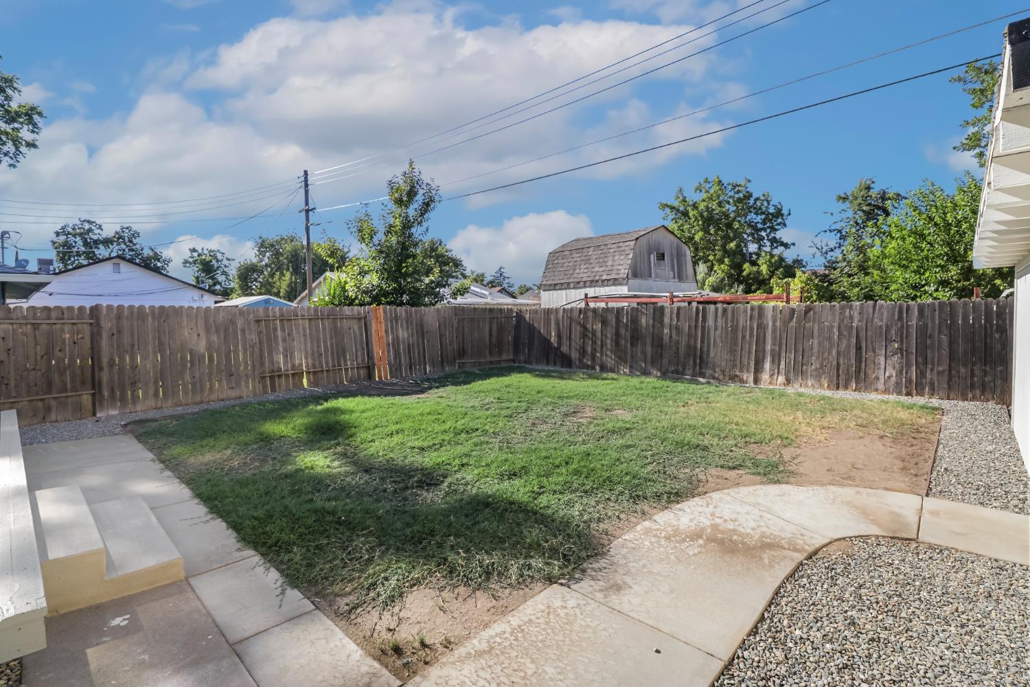 Detail Gallery Image 23 of 32 For 6571 Nielsen Way, Sacramento,  CA 95820 - 3 Beds | 2 Baths