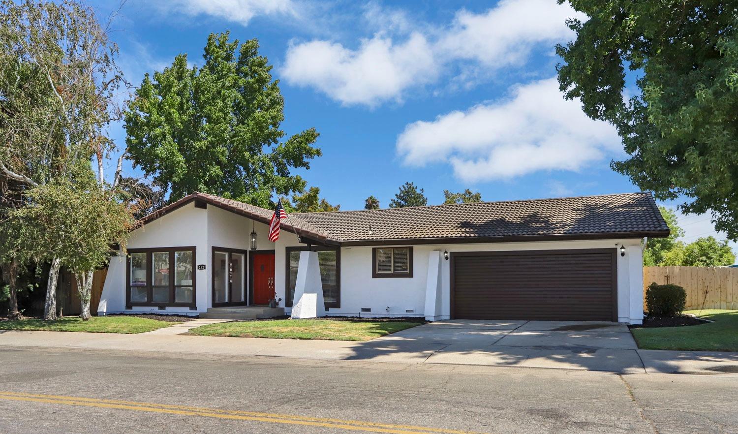 Detail Gallery Image 10 of 53 For 262 Benson, Lodi,  CA 95242 - 4 Beds | 2 Baths