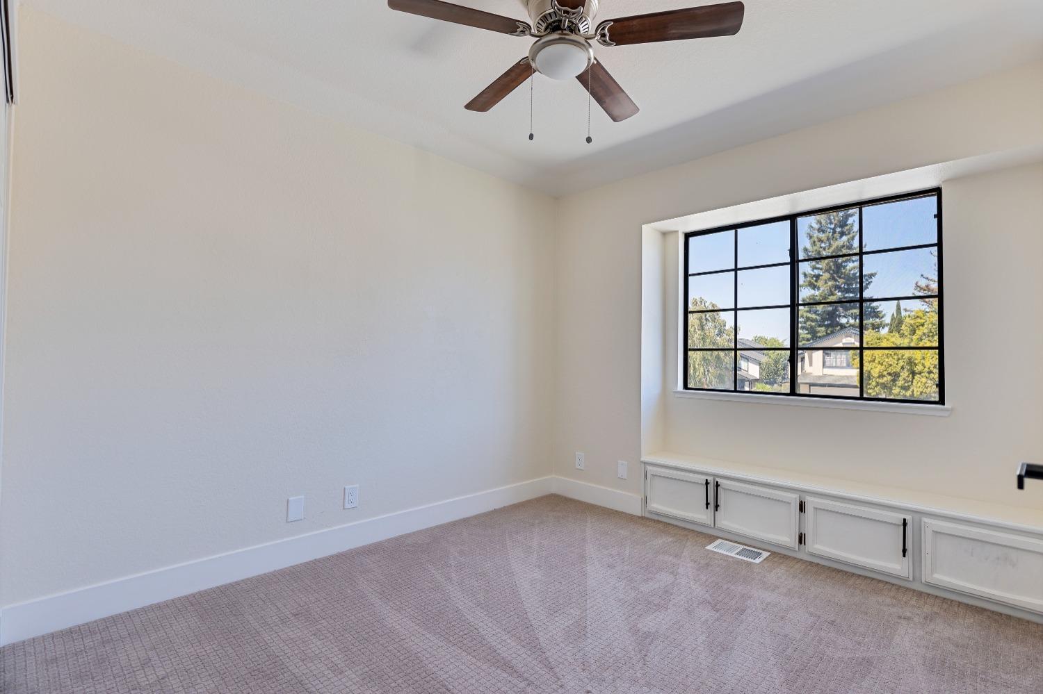 Detail Gallery Image 27 of 49 For 1726 Autumn Way, Lodi,  CA 95242 - 4 Beds | 2/1 Baths