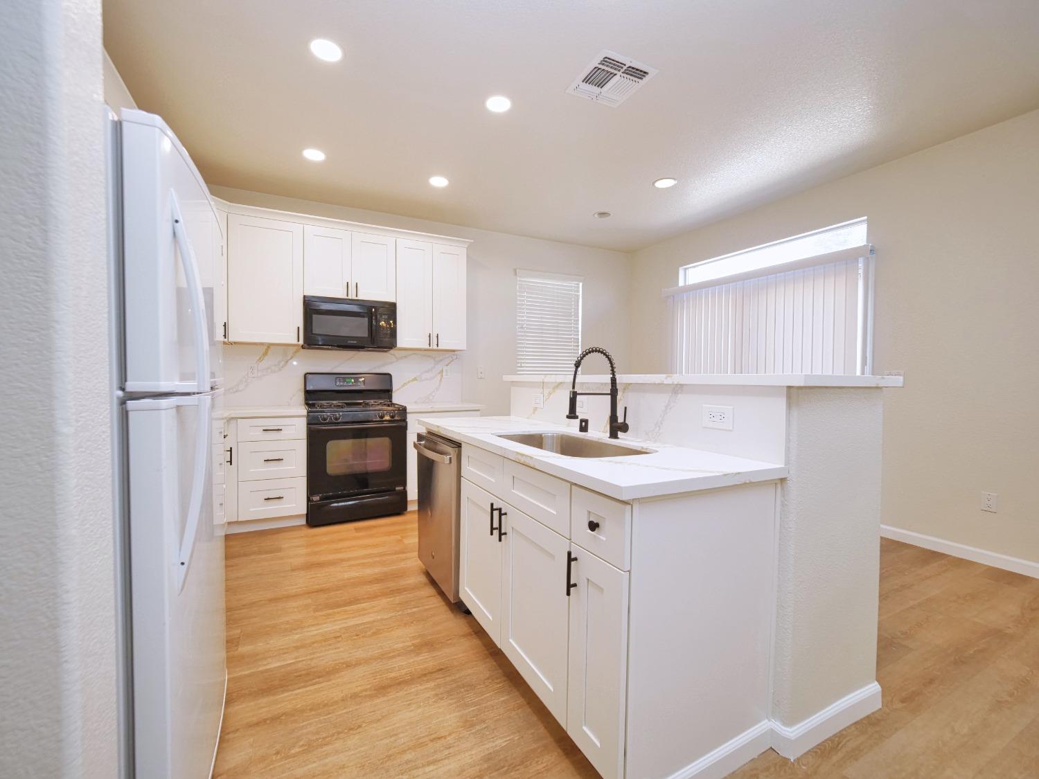 Detail Gallery Image 23 of 85 For 3301 Myna Way, Sacramento,  CA 95834 - 4 Beds | 2/1 Baths