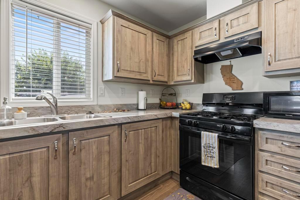 Detail Gallery Image 5 of 37 For 2019 Hammonton Smartville Rd 48, Marysville,  CA 95901 - 2 Beds | 2 Baths