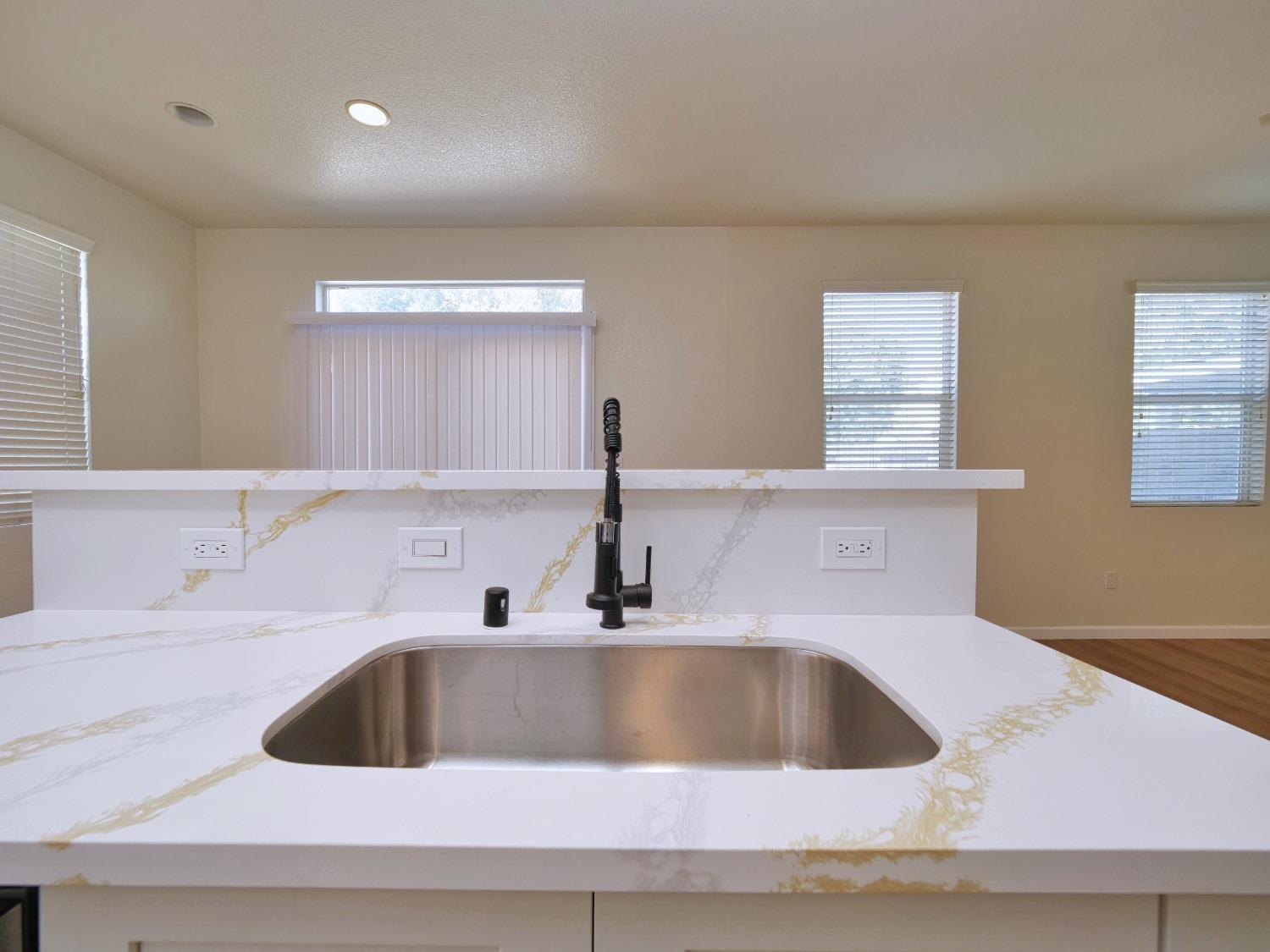 Detail Gallery Image 24 of 85 For 3301 Myna Way, Sacramento,  CA 95834 - 4 Beds | 2/1 Baths