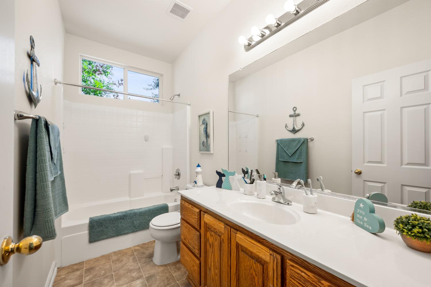 Detail Gallery Image 29 of 54 For 2681 Southcreek Drive, Lincoln,  CA 95648 - 4 Beds | 2/1 Baths