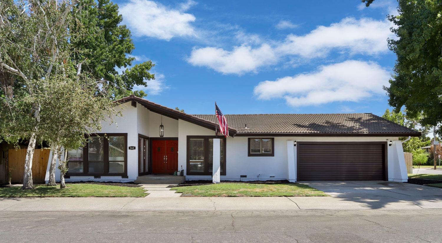 Detail Gallery Image 9 of 53 For 262 Benson, Lodi,  CA 95242 - 4 Beds | 2 Baths