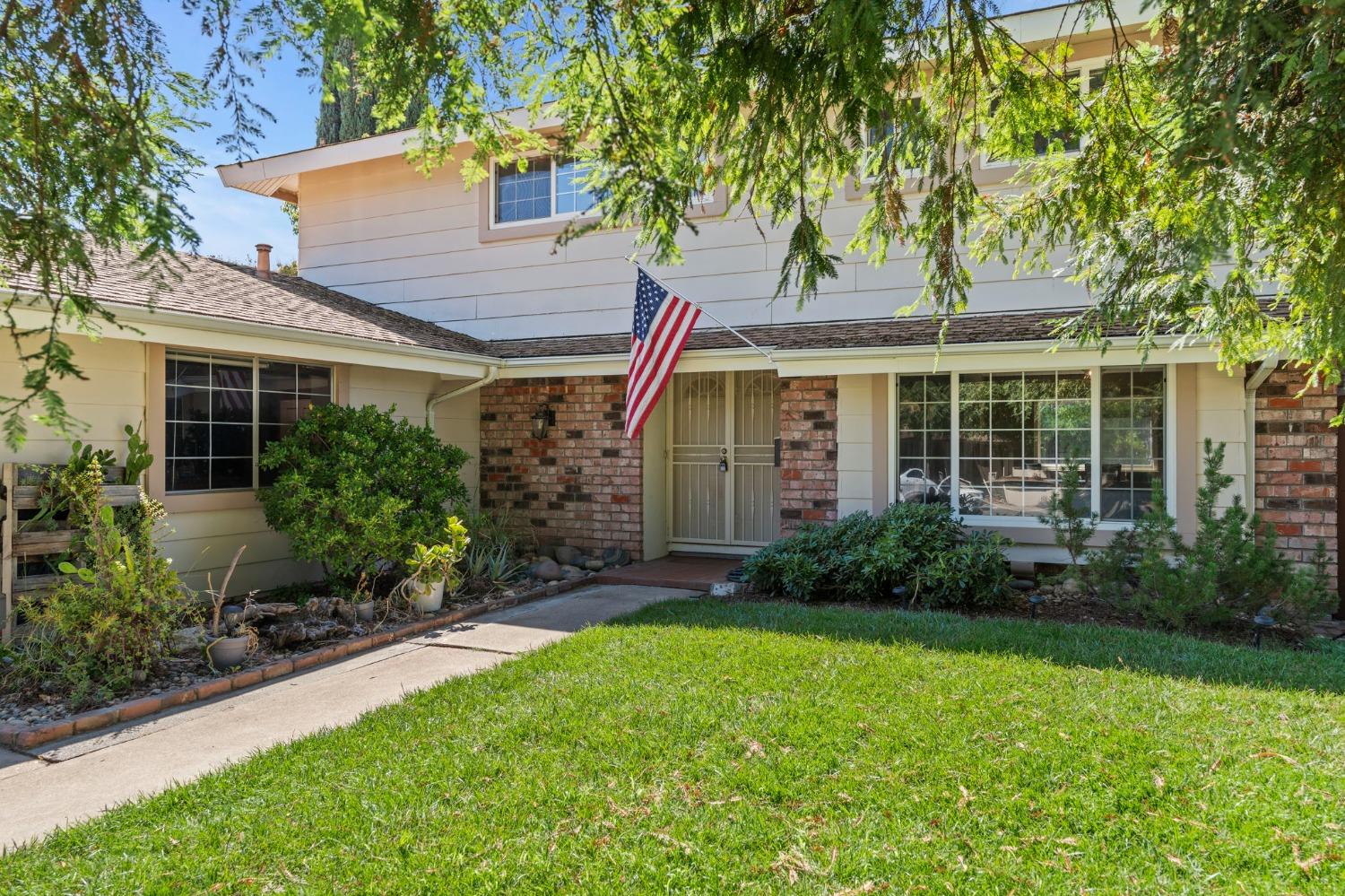 Detail Gallery Image 1 of 1 For 6804 Kettering Cir, Fair Oaks,  CA 95628 - 4 Beds | 2/1 Baths