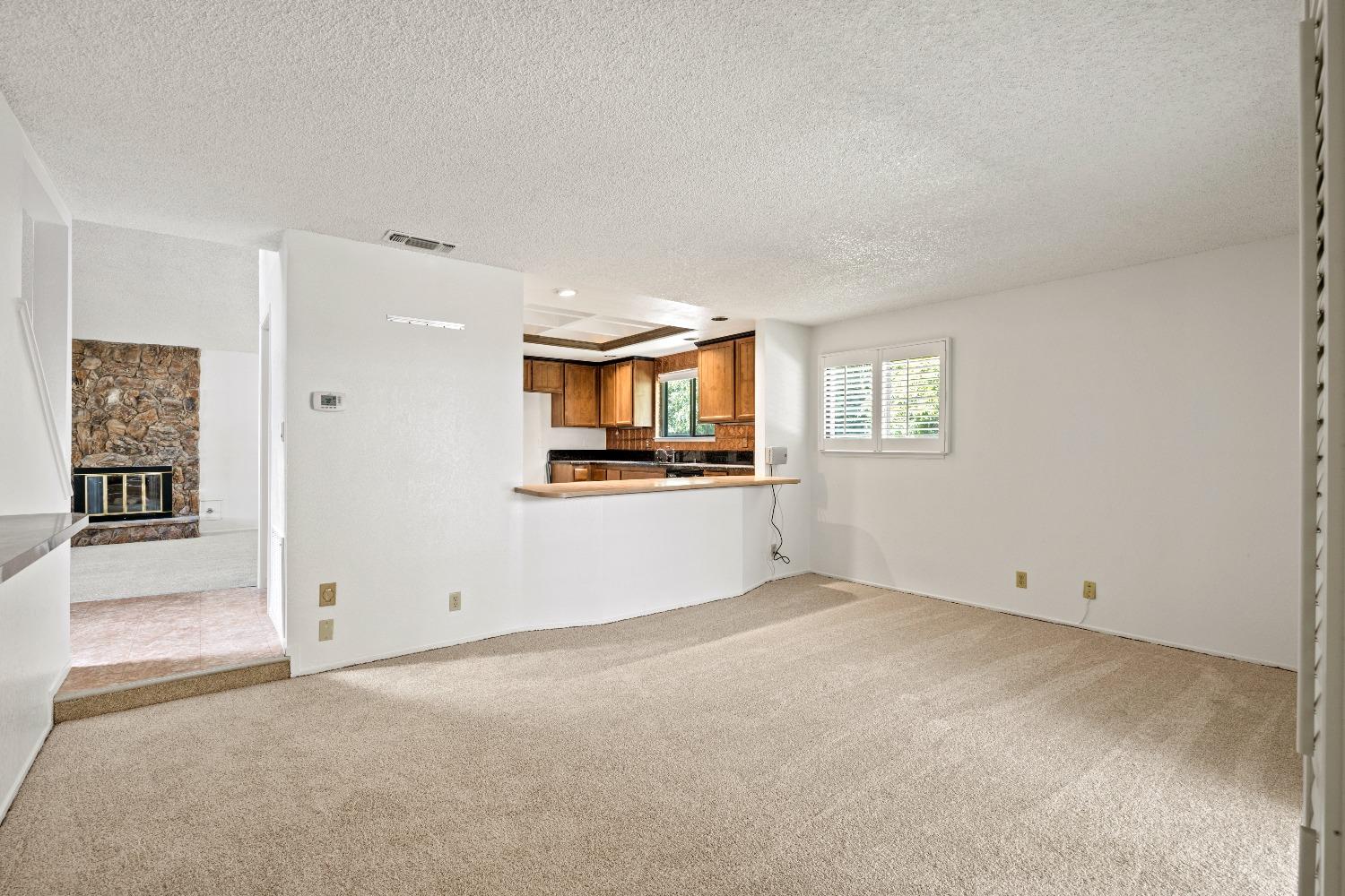 Detail Gallery Image 13 of 36 For 8013 Hoopes Dr, Citrus Heights,  CA 95610 - 3 Beds | 2/1 Baths