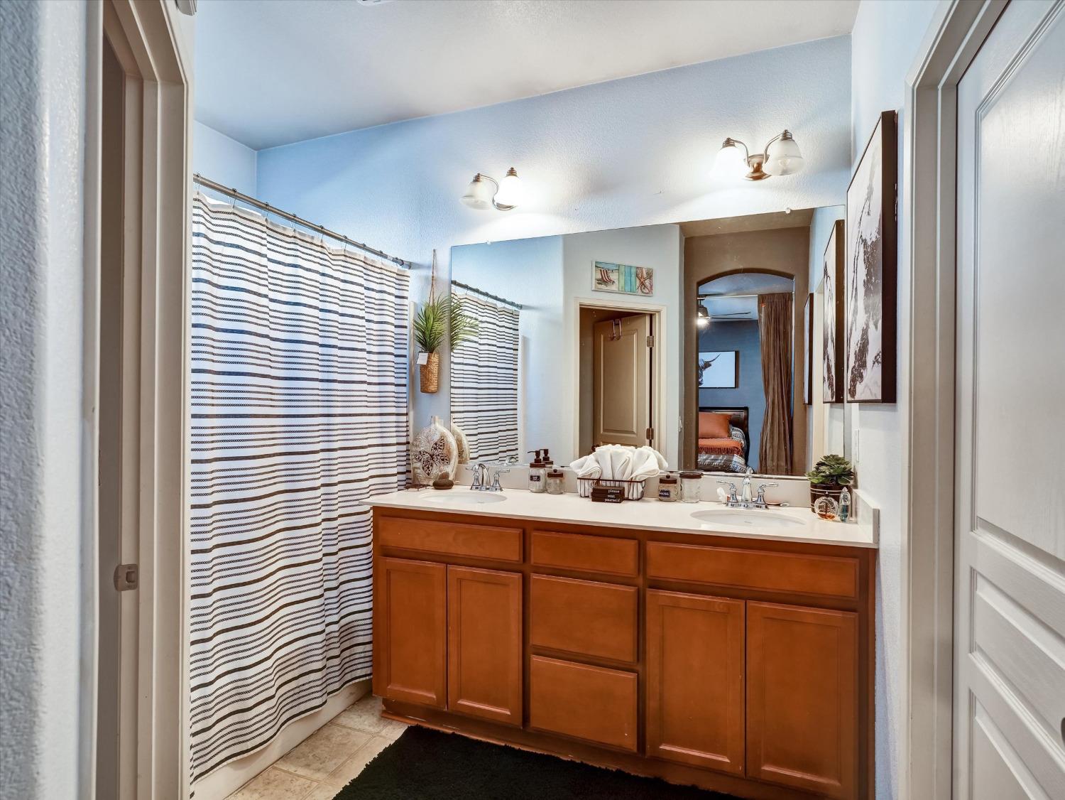 Detail Gallery Image 33 of 48 For 16833 Tulip Tree Way, Lathrop,  CA 95330 - 3 Beds | 2 Baths