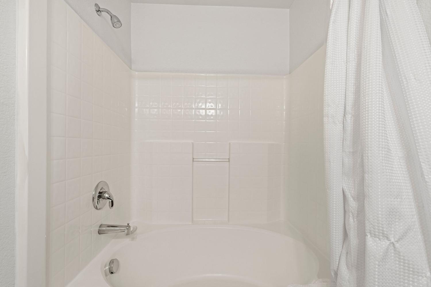 Detail Gallery Image 20 of 28 For 1903 Esplanade Cir, Folsom,  CA 95630 - 2 Beds | 2/1 Baths