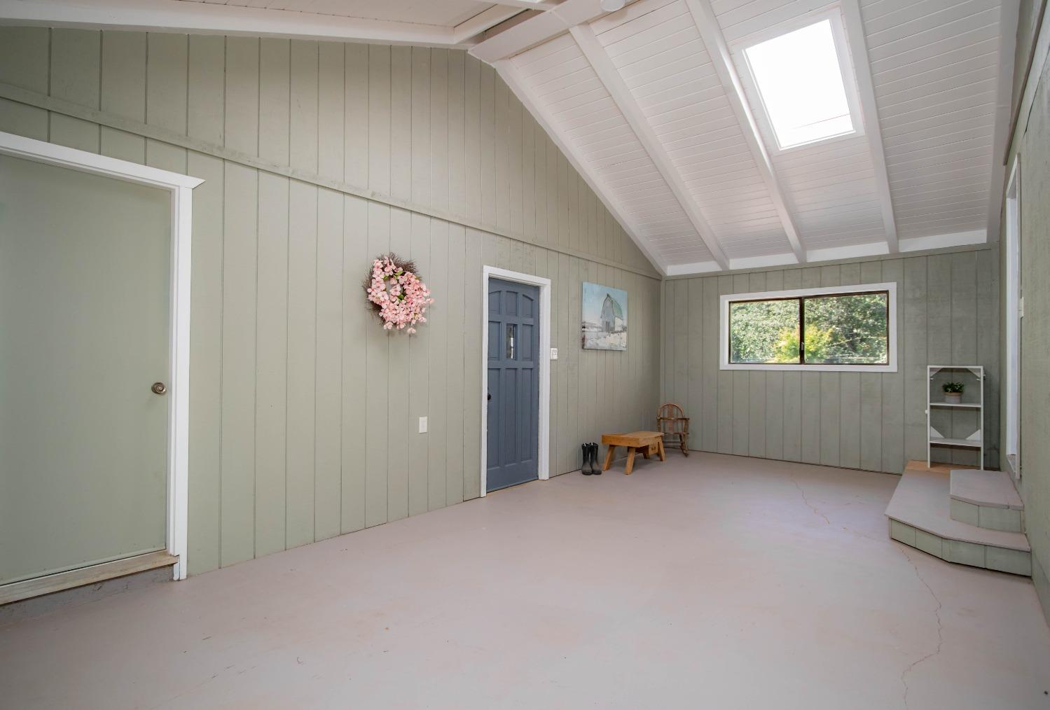 Detail Gallery Image 33 of 59 For 7220 Sly Park Rd, Placerville,  CA 95667 - 3 Beds | 2/1 Baths