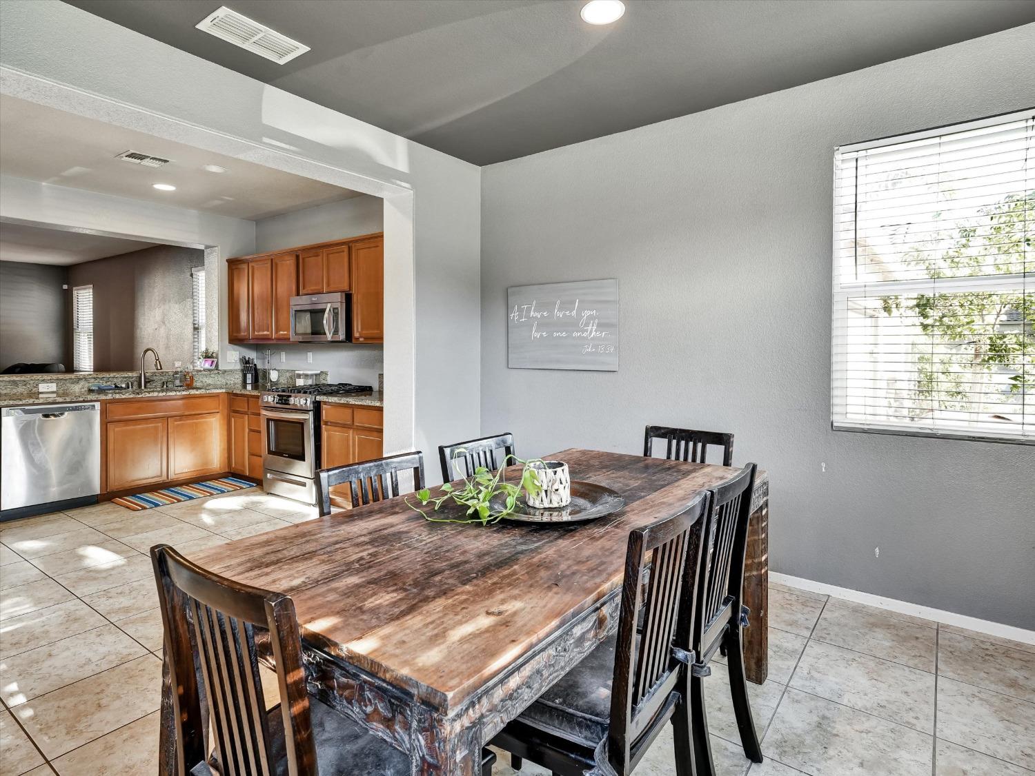 Detail Gallery Image 18 of 48 For 16833 Tulip Tree Way, Lathrop,  CA 95330 - 3 Beds | 2 Baths