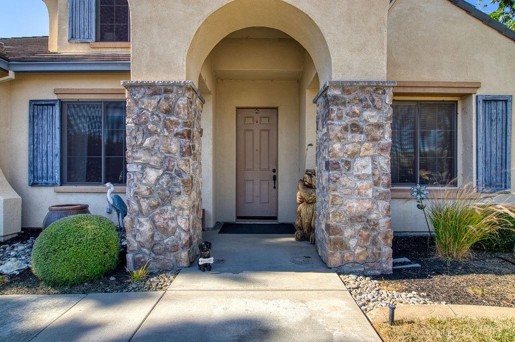 Detail Gallery Image 4 of 52 For 20901 Valley View Pl, Patterson,  CA 95363 - 4 Beds | 4 Baths