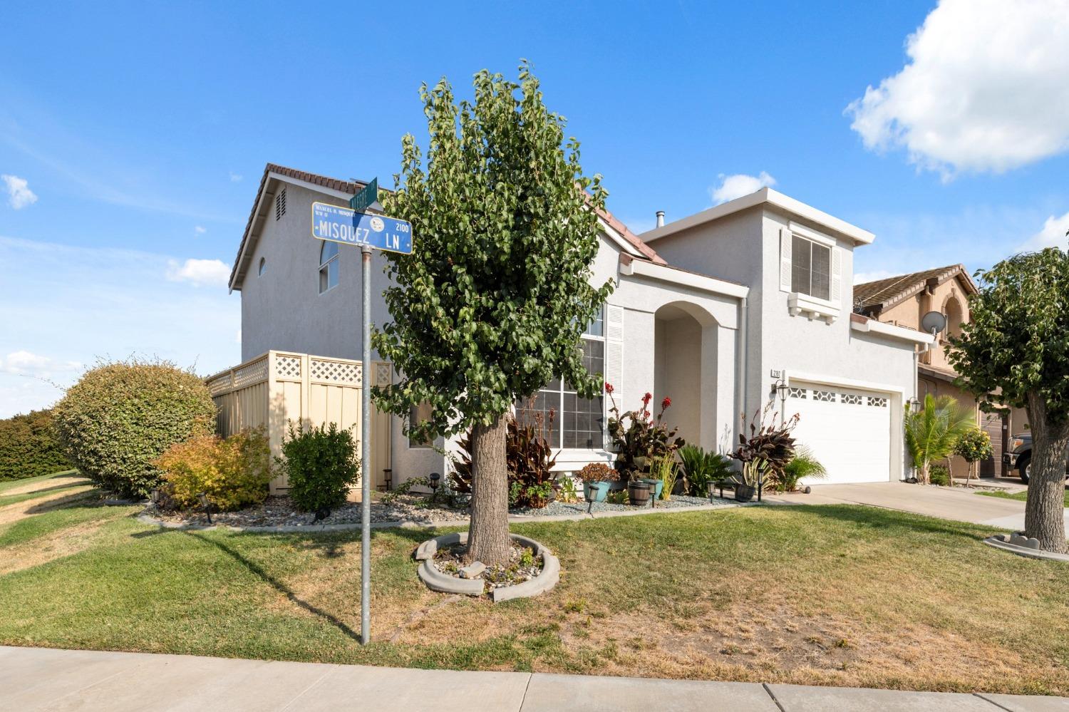 Detail Gallery Image 2 of 55 For 2182 Misquez Ln, Tracy,  CA 95377 - 4 Beds | 3 Baths