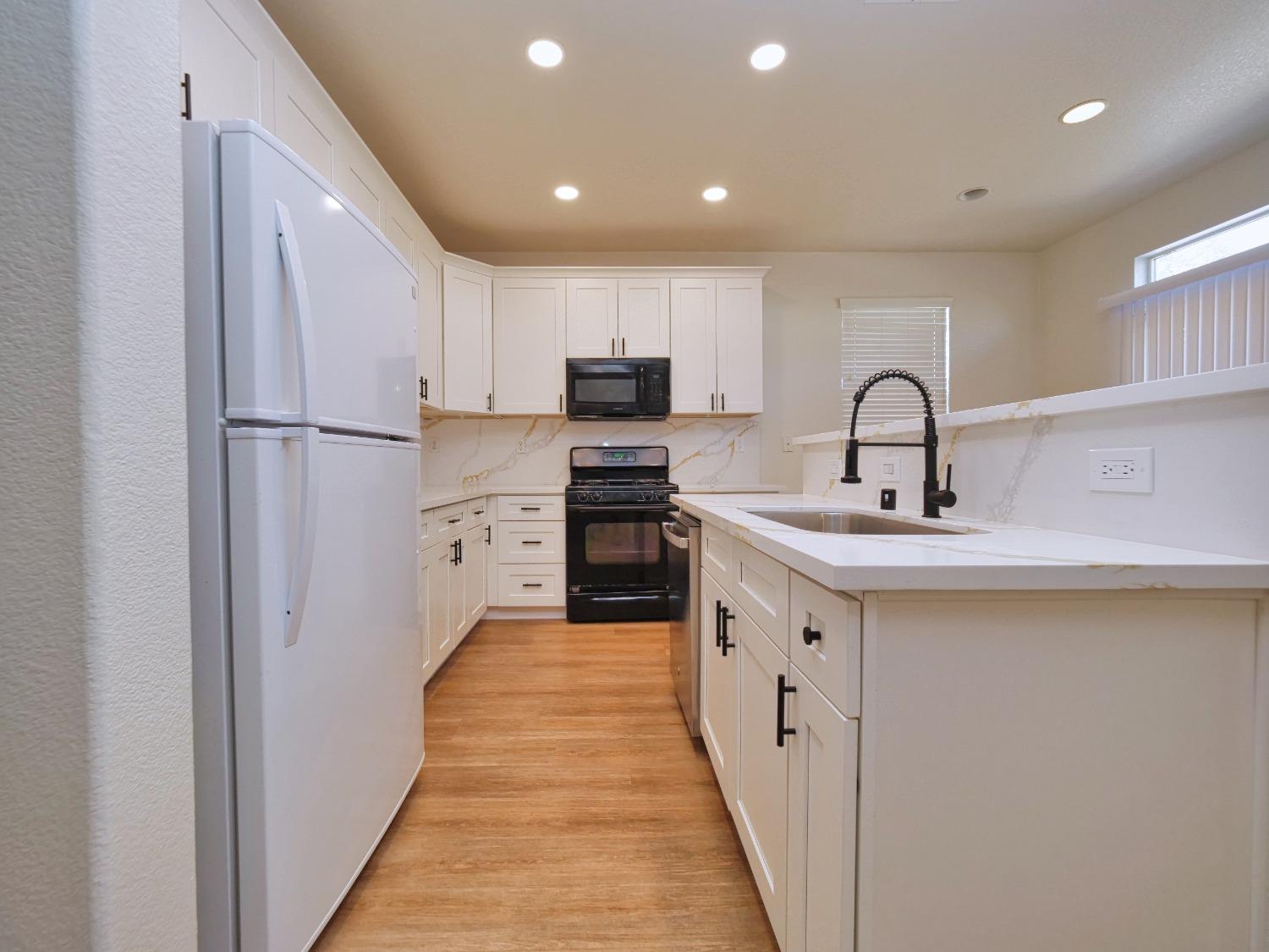 Detail Gallery Image 20 of 85 For 3301 Myna Way, Sacramento,  CA 95834 - 4 Beds | 2/1 Baths