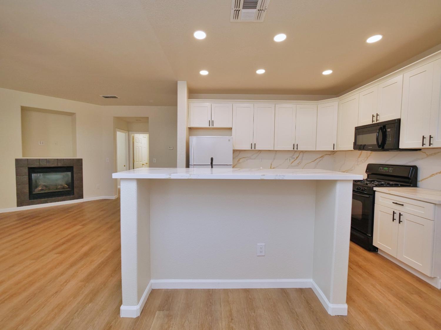 Detail Gallery Image 16 of 85 For 3301 Myna Way, Sacramento,  CA 95834 - 4 Beds | 2/1 Baths