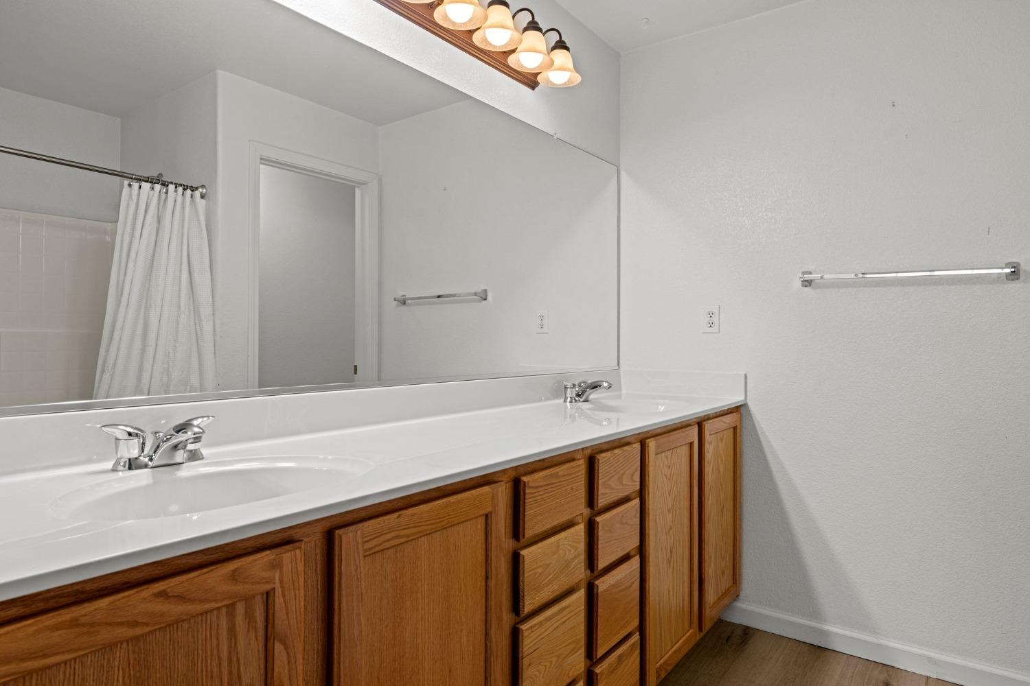 Detail Gallery Image 19 of 28 For 1903 Esplanade Cir, Folsom,  CA 95630 - 2 Beds | 2/1 Baths