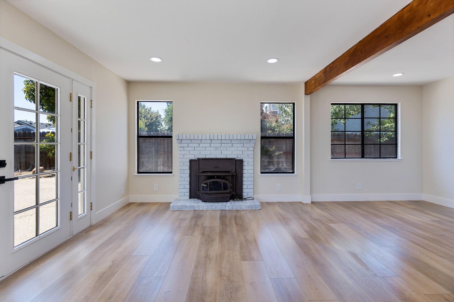 Detail Gallery Image 20 of 49 For 1726 Autumn Way, Lodi,  CA 95242 - 4 Beds | 2/1 Baths