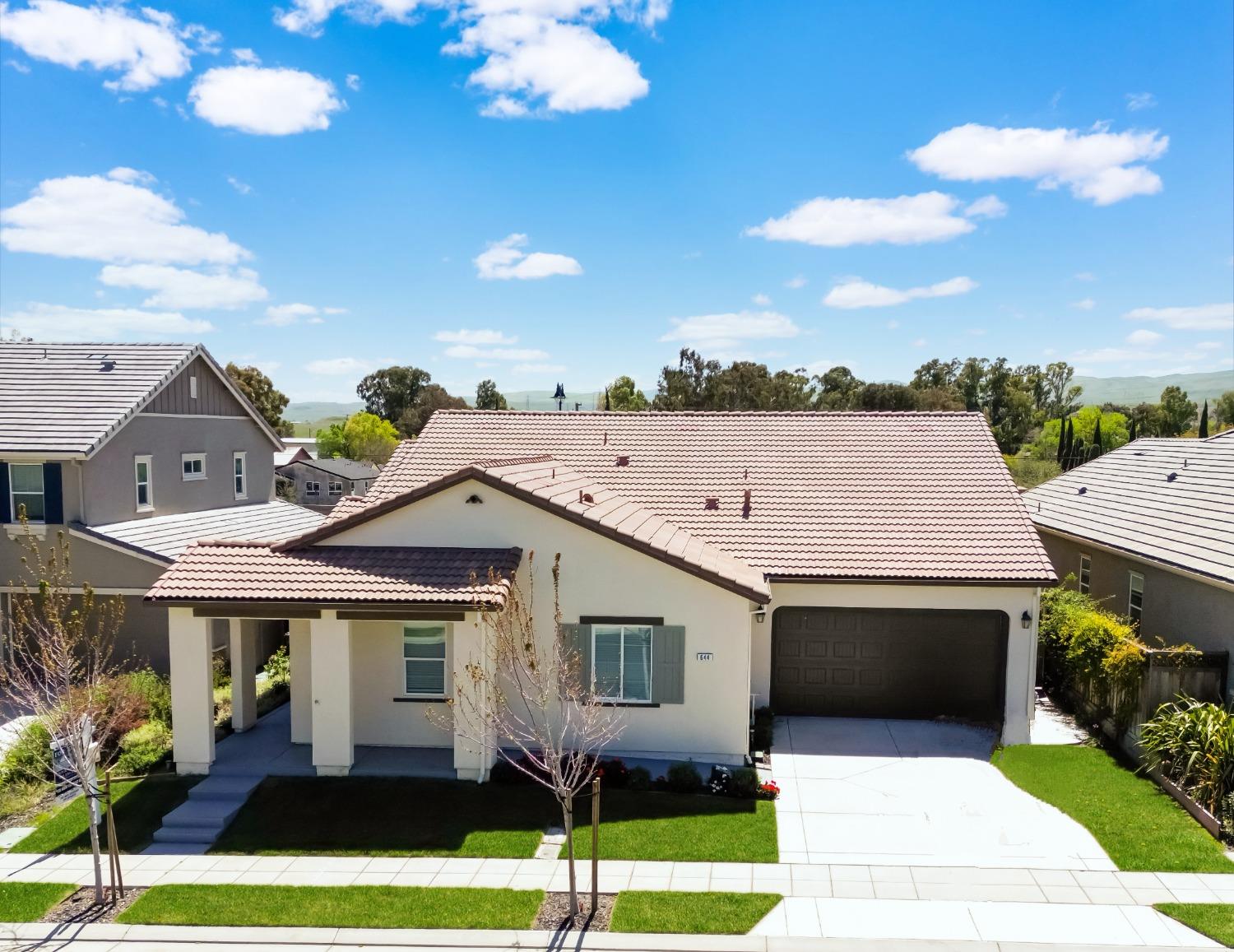 Detail Gallery Image 2 of 36 For 644 W Warren Dr, Mountain House,  CA 95391 - 3 Beds | 2/1 Baths