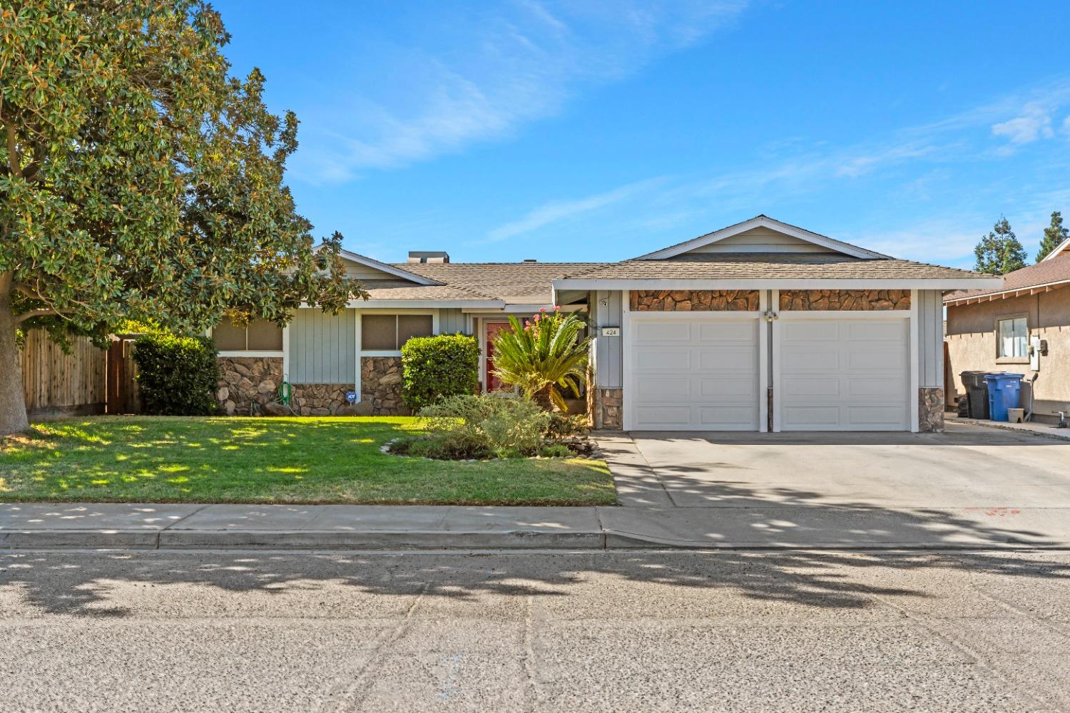 Detail Gallery Image 1 of 38 For 424 Gettysburg St, Turlock,  CA 95382 - 3 Beds | 2 Baths