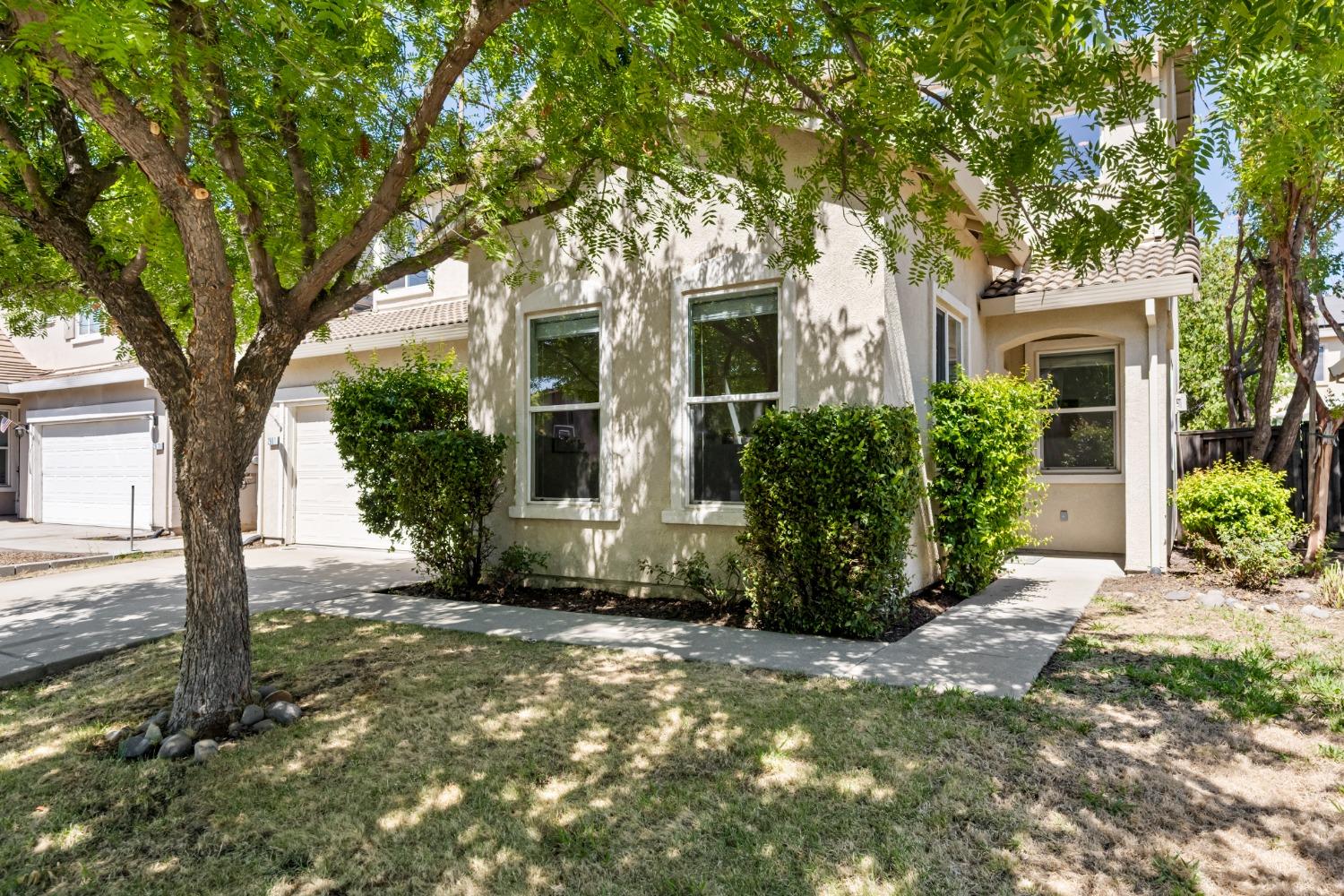 Detail Gallery Image 3 of 54 For 2681 Southcreek Drive, Lincoln,  CA 95648 - 4 Beds | 2/1 Baths