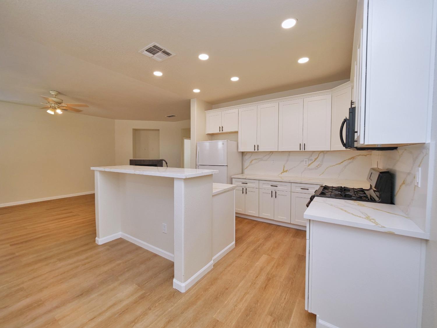 Detail Gallery Image 19 of 85 For 3301 Myna Way, Sacramento,  CA 95834 - 4 Beds | 2/1 Baths