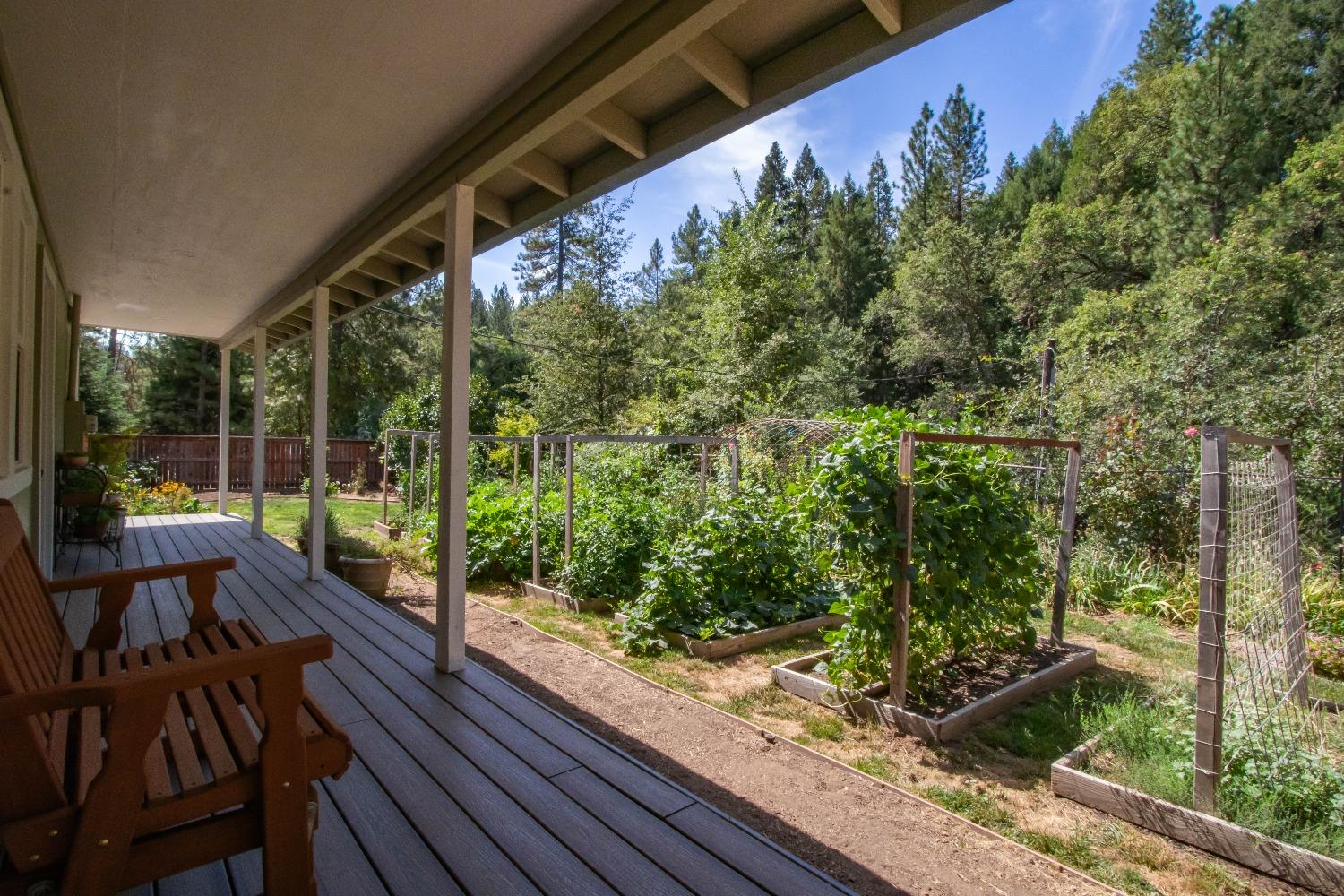 Detail Gallery Image 6 of 60 For 7220 Sly Park Rd, Placerville,  CA 95667 - 3 Beds | 2/1 Baths