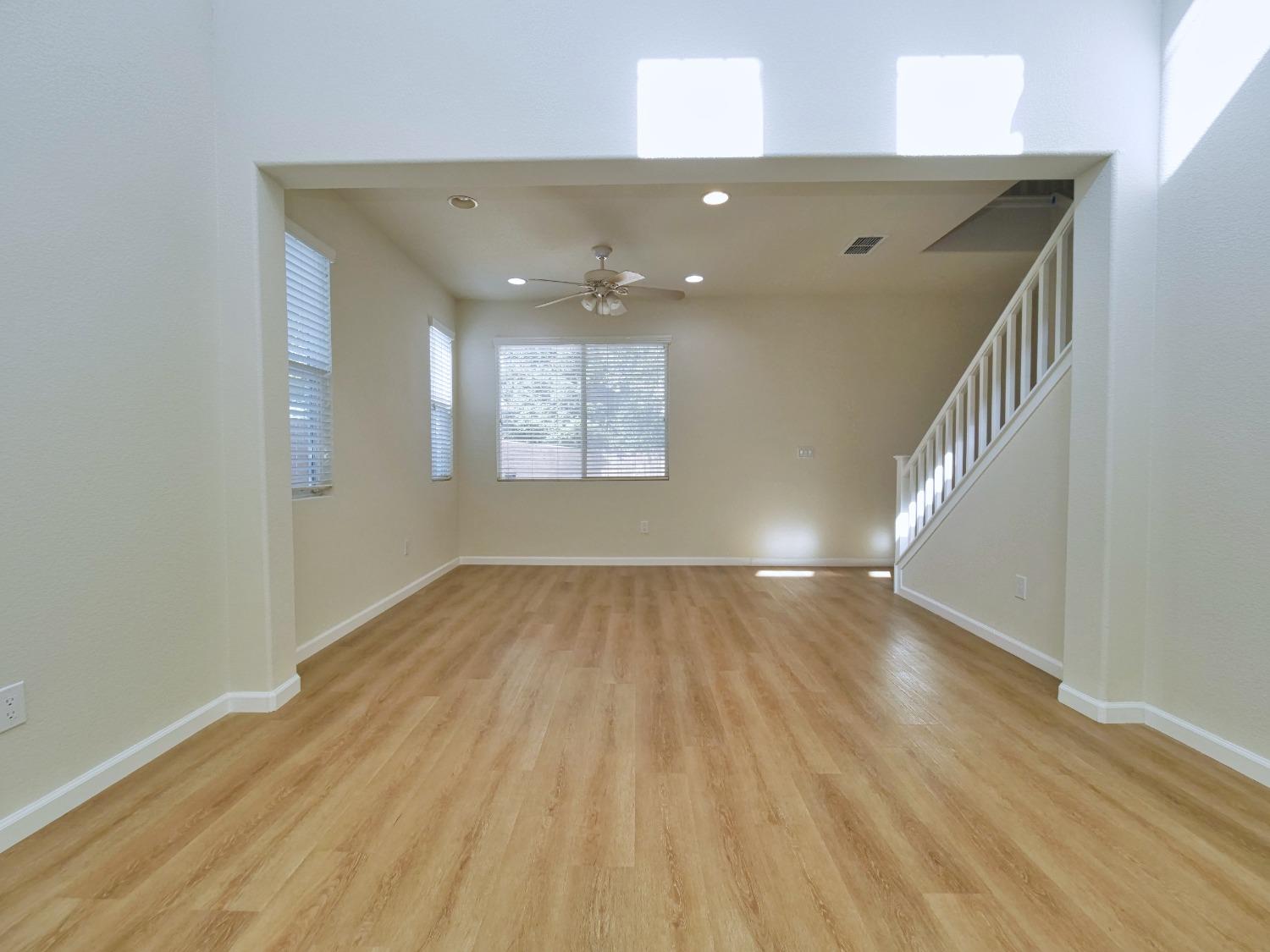 Detail Gallery Image 9 of 85 For 3301 Myna Way, Sacramento,  CA 95834 - 4 Beds | 2/1 Baths