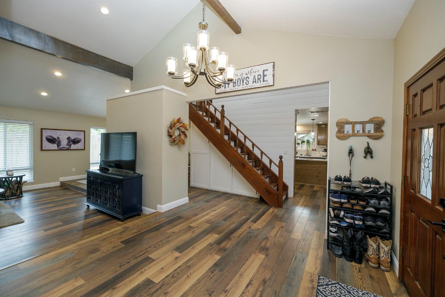 Detail Gallery Image 12 of 69 For 910 Laver Ct, Lodi,  CA 95242 - 4 Beds | 2/1 Baths