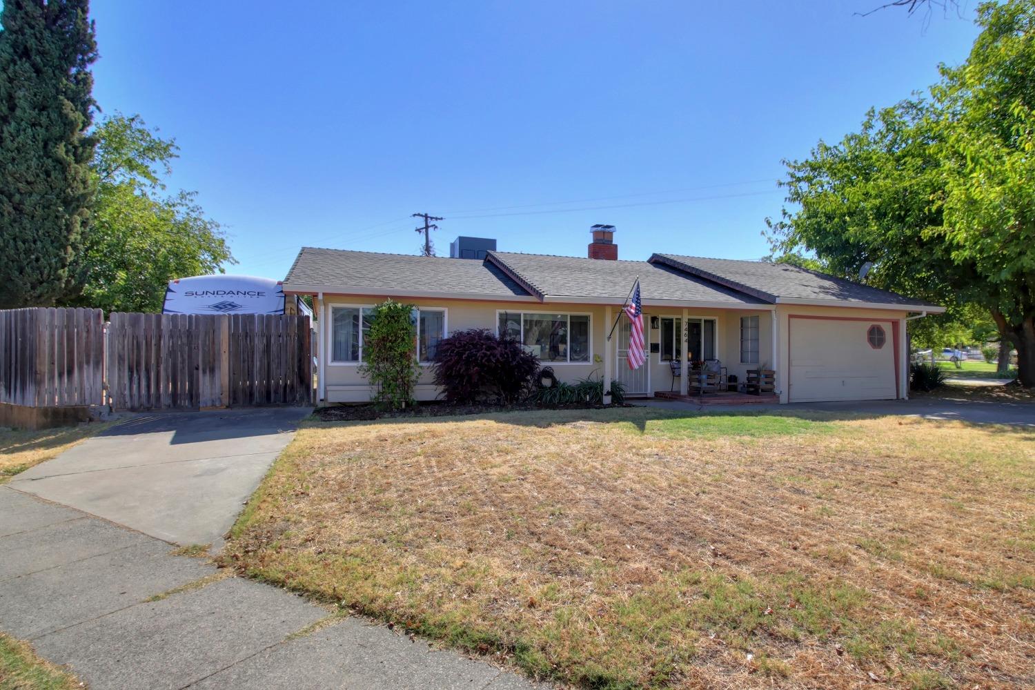 Detail Gallery Image 1 of 1 For 7464 Autumn Ave, Citrus Heights,  CA 95621 - 3 Beds | 1 Baths