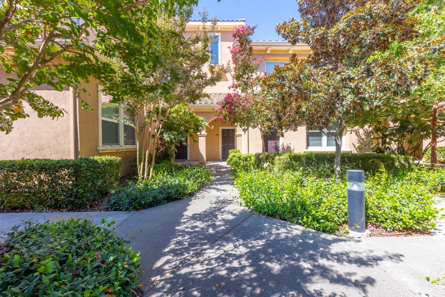 Detail Gallery Image 1 of 40 For 4800 Westlake Pkwy #1407,  Sacramento,  CA 95835 - 2 Beds | 2/1 Baths