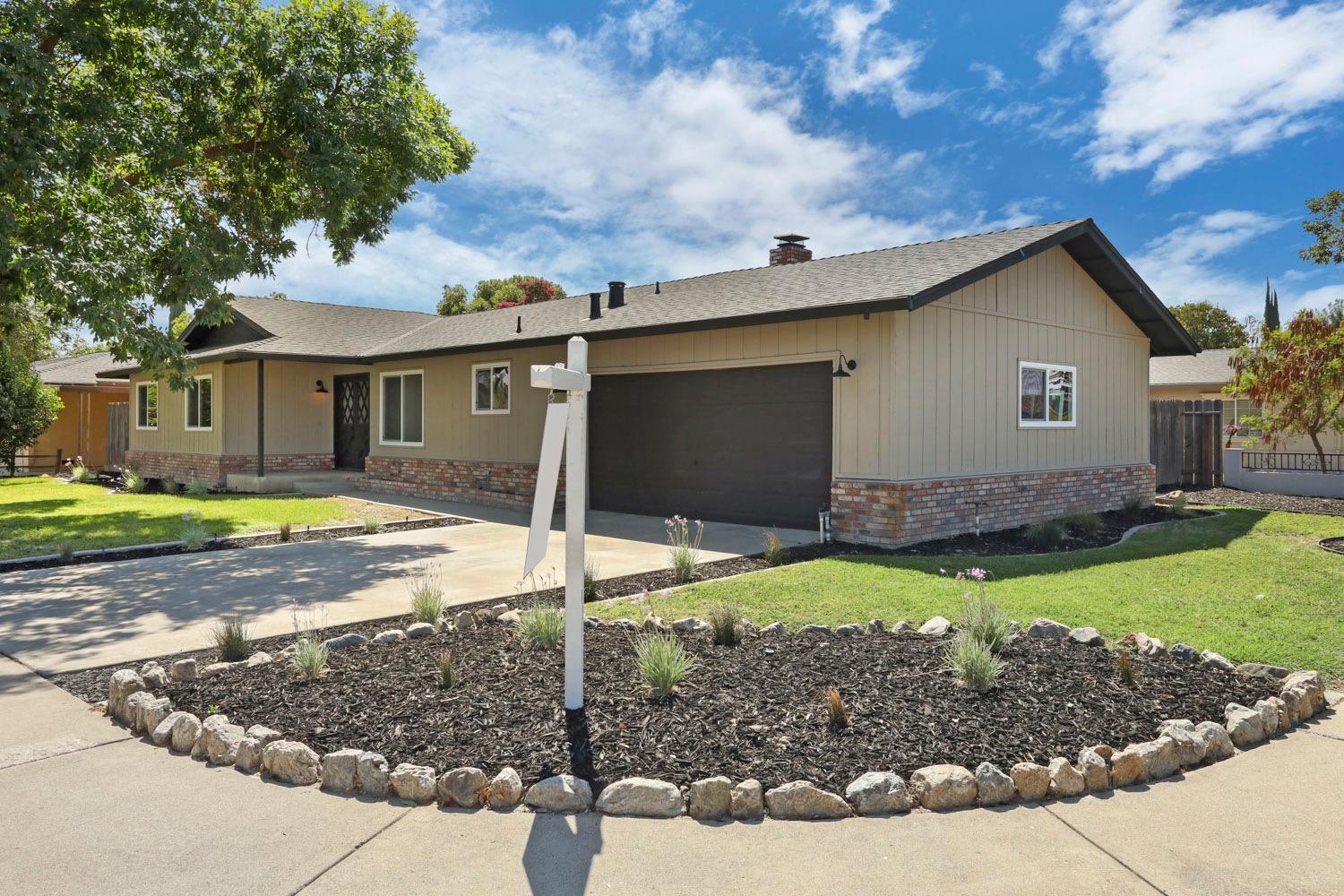 Detail Gallery Image 2 of 28 For 1521 Bandera Ln, Modesto,  CA 95355 - 3 Beds | 2 Baths