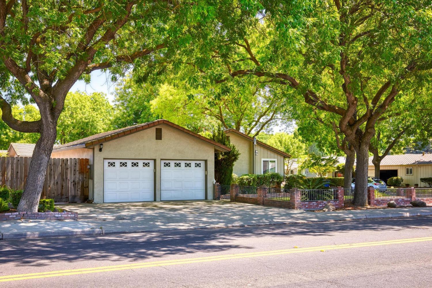 Detail Gallery Image 8 of 37 For 2601 Westbury Ln, Modesto,  CA 95355 - 3 Beds | 3 Baths