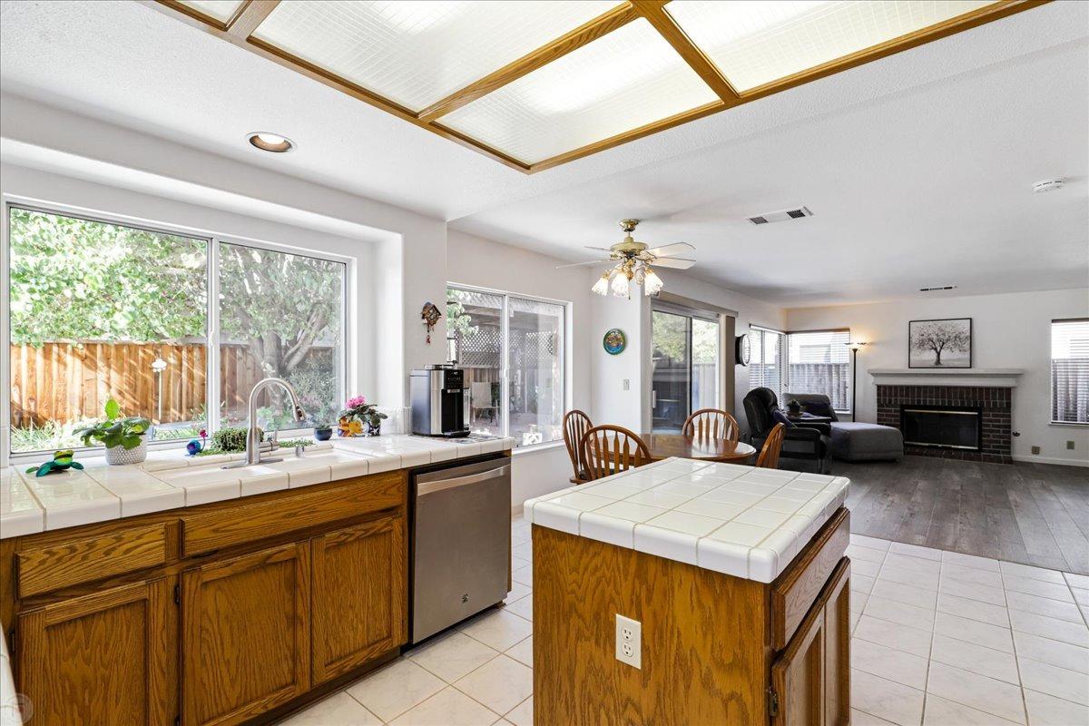 Detail Gallery Image 18 of 54 For 1417 Blue Jay Ct, Tracy,  CA 95376 - 4 Beds | 2/1 Baths