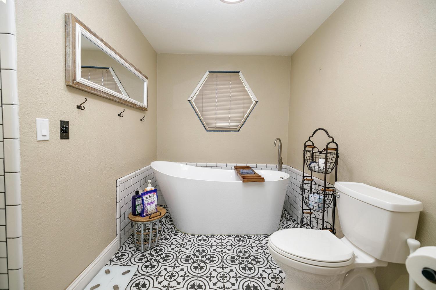 Detail Gallery Image 52 of 69 For 910 Laver Ct, Lodi,  CA 95242 - 4 Beds | 2/1 Baths