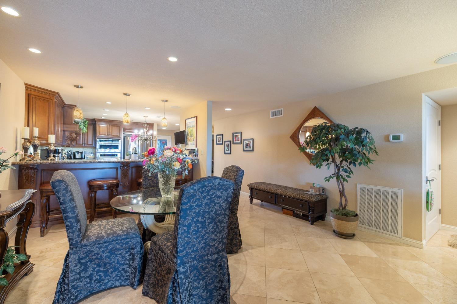 Detail Gallery Image 39 of 49 For 6669 Embarcadero Dr #10,  Stockton,  CA 95219 - 2 Beds | 2 Baths