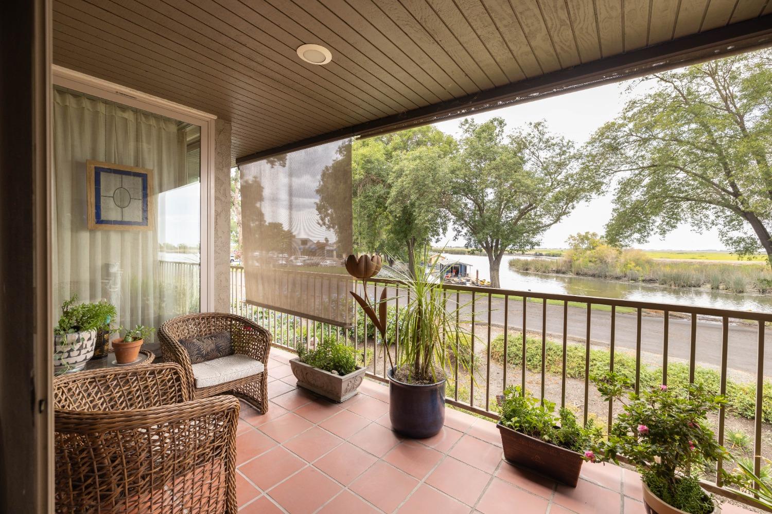 Detail Gallery Image 2 of 49 For 6669 Embarcadero Dr #10,  Stockton,  CA 95219 - 2 Beds | 2 Baths