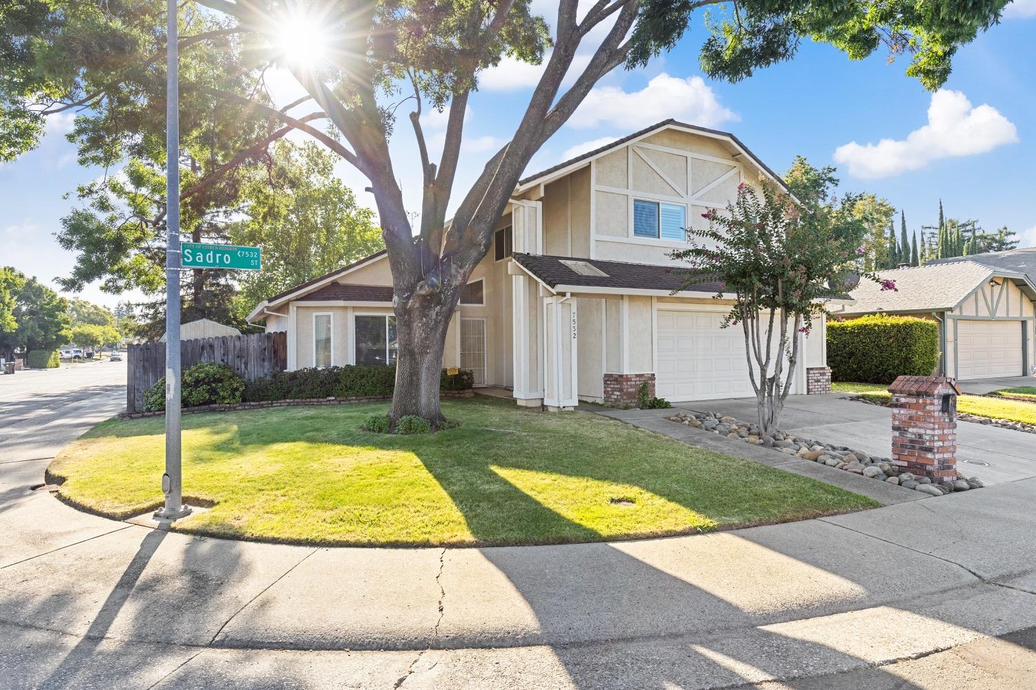 Detail Gallery Image 1 of 60 For 7532 Sadro St, Citrus Heights,  CA 95621 - 4 Beds | 2/1 Baths