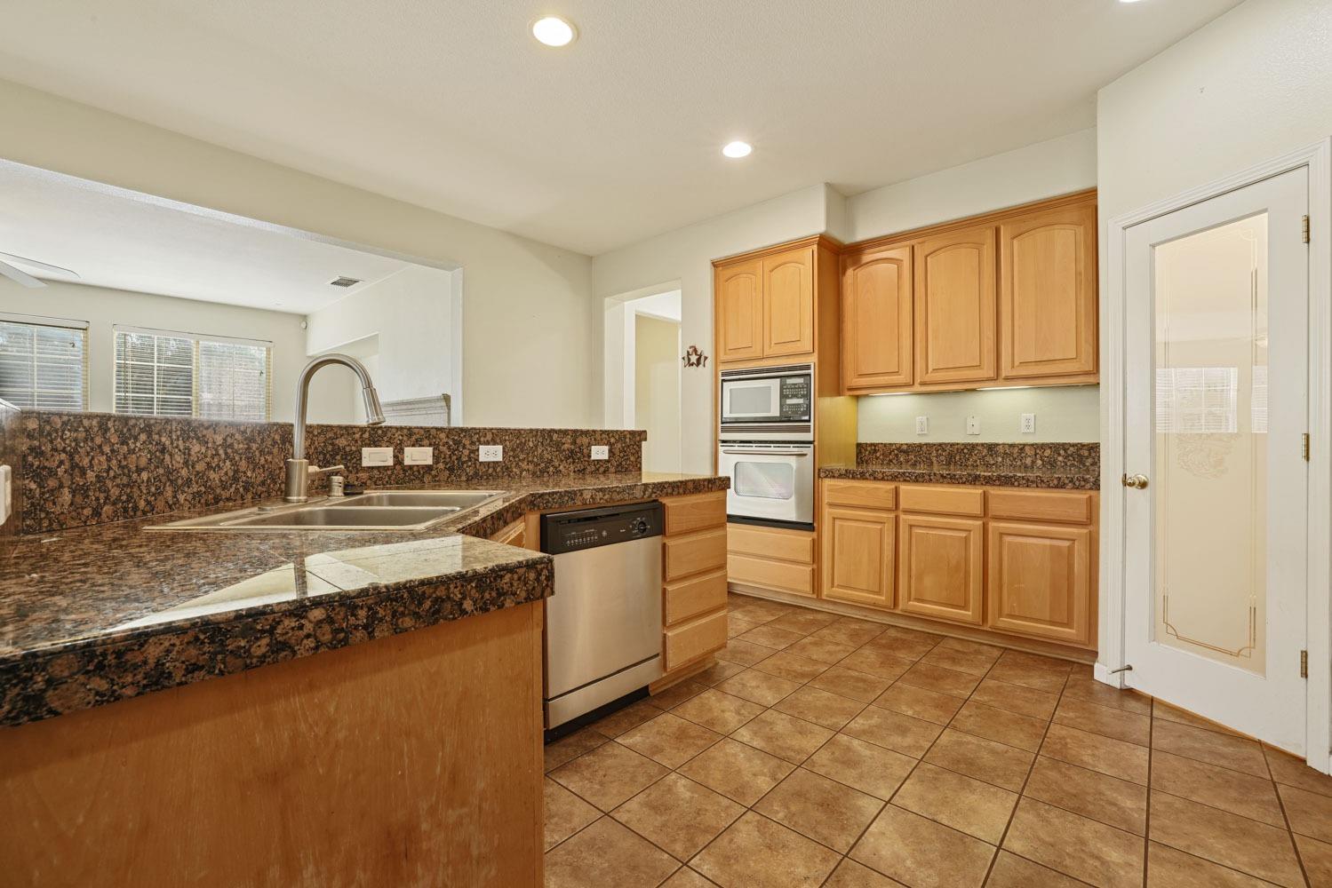 Detail Gallery Image 23 of 60 For 28272 S Zephyr Dr, Tracy,  CA 95304 - 5 Beds | 3/1 Baths