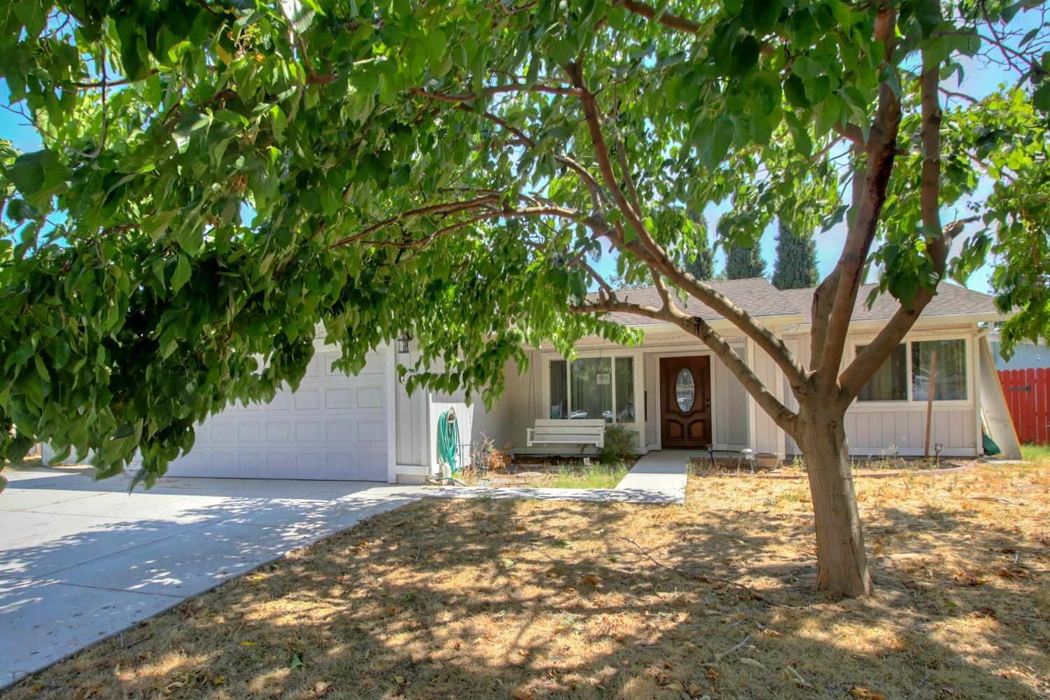 Detail Gallery Image 4 of 84 For 7310 Koala Ct, North Highlands,  CA 95660 - 3 Beds | 2 Baths