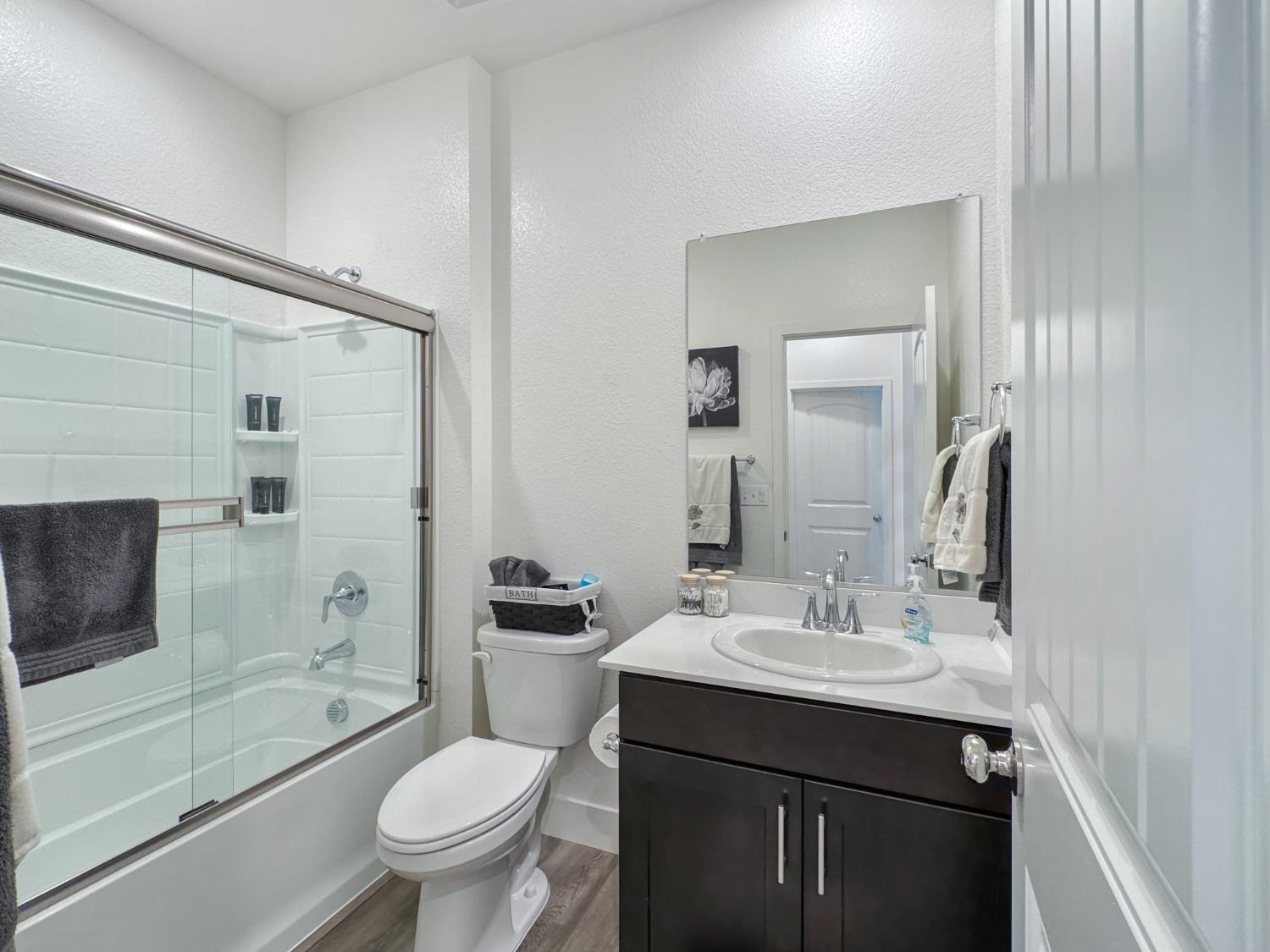 Detail Gallery Image 16 of 26 For 5301 E Commerce Way #26101,  Sacramento,  CA 95835 - 2 Beds | 2 Baths